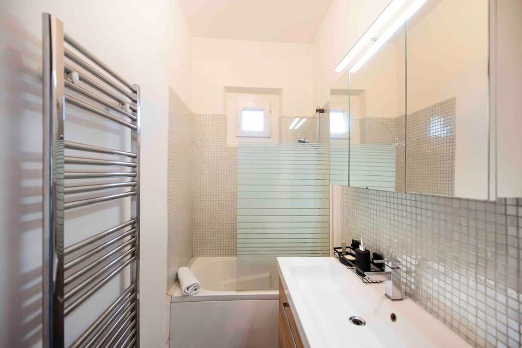 Jolie Maison Sur Orleans, Parking & Climatisation Екстер'єр фото